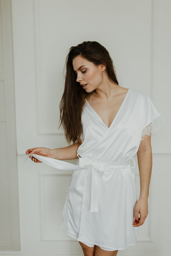 'Marshmallow' robe in white